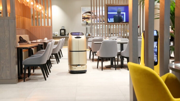 Maldron-Hotel-Butler-Bot-W3-in-Action-SPARK-Robotics
