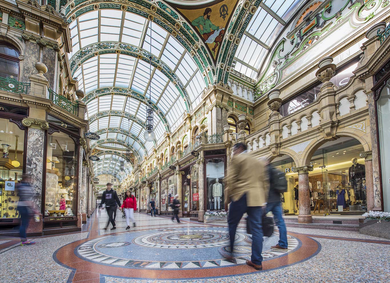 Leeds Victoria Quarter sends the city into a spin to celebrate the Tour
