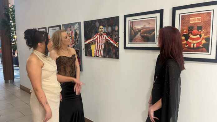 guestslookingatart2